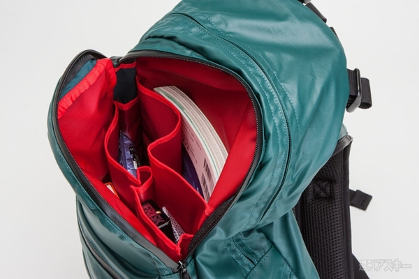 Nomadic撥水デイパック