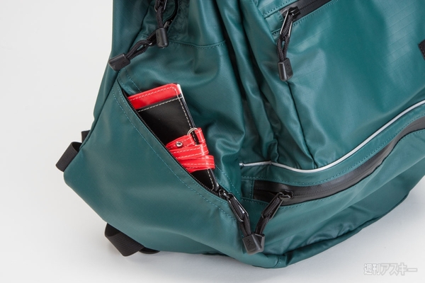 Nomadic撥水デイパック