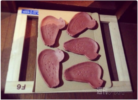 神戸市の地下通路に「人の痛いところをつく」美少女ポスター出現 ほか。見出しで楽しむネタ7本