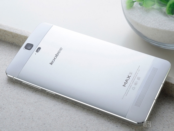 HTC Desire EYEのライバル