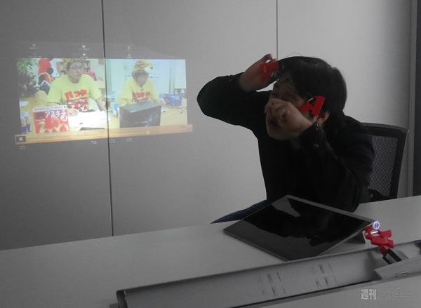 プロジェクター内蔵タブレットで24hニコ生を鑑賞