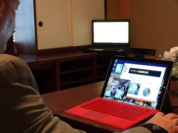 ワイヤレス化を推し進めるインテル RealSense＆Rezenceデモ
