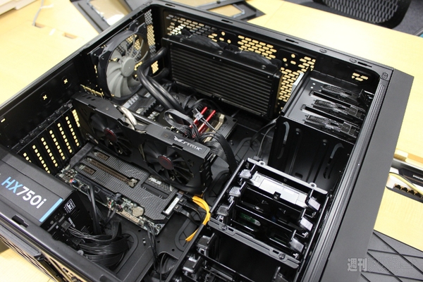 ジサトラプレゼンツ自作PC