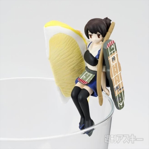 艦娘たちがコップのフチ子とコラボ