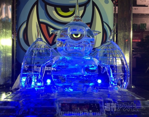 城とドラゴンの氷像