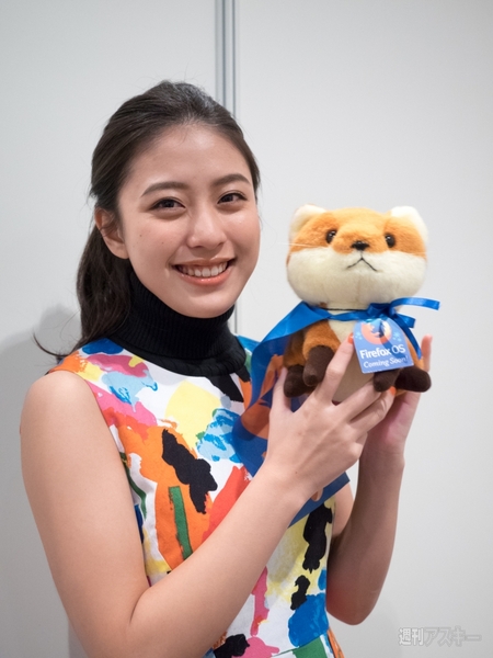 Firefoxスマホ『Fx0』を池澤あやかちゃんがレポート！