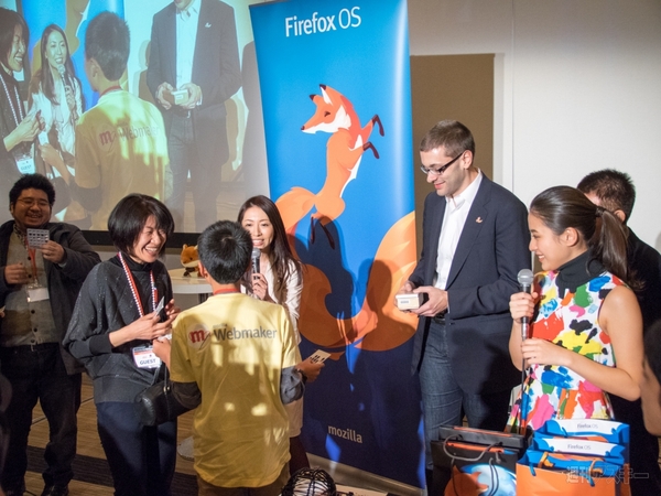 Firefoxスマホ『Fx0』を池澤あやかちゃんがレポート！