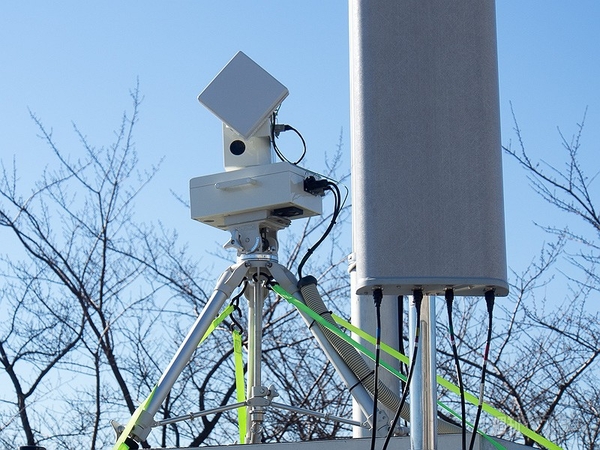 ソフトバンク移動基地局車