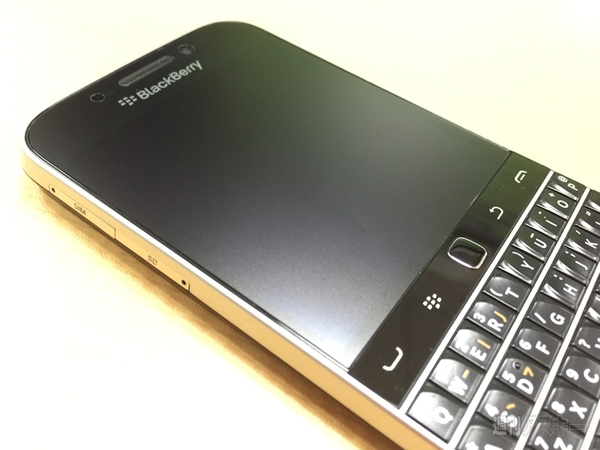 ビザビにBlackBerry Classicを送ったらあっと言う間に保護フィルム発売：週間リスキー