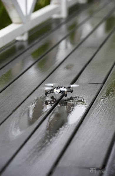 自撮り棒vs.ドローン！ セルフィーするならどっちがイイ？