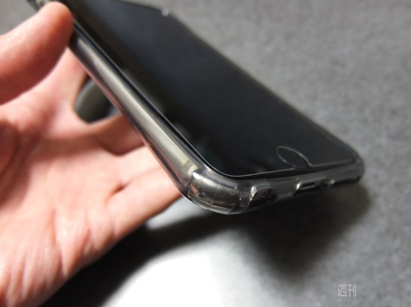 iPhone 6の角を重点的に守るOmakerのケースを試す