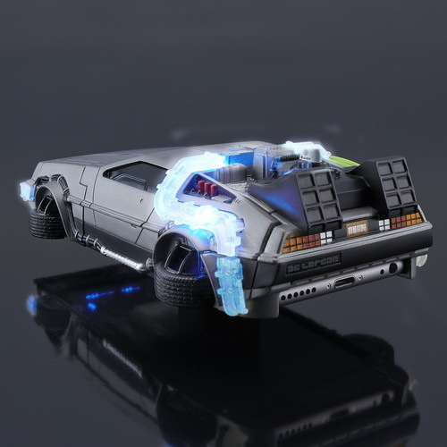 BTTF2の2015年仕様デロリアンが完成！iPhone6用ケースとしてな