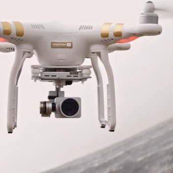 10万円台で4K空撮が可能な新型ドローンがDJIより登場！ - 週刊アスキー