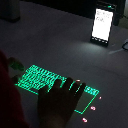 画面に触れる！回転式プロジェクター内蔵スマホ『Smart Cast』実機