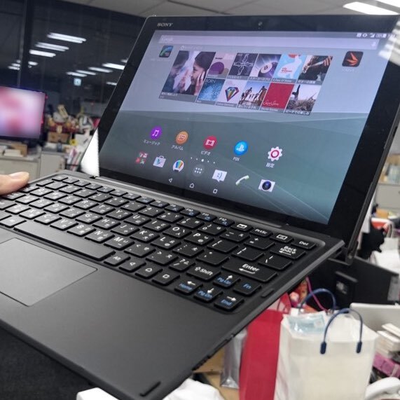 技適も専用キーボードも付いてくる『Xperia Z4 Tablet』香港向けSIM 