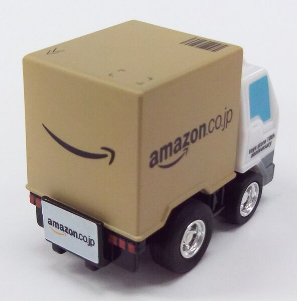 AmazonのダンボールをトラックにしたチョロQがカワイイ - 週刊アスキー
