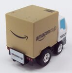 AmazonのダンボールをトラックにしたチョロQがカワイイ