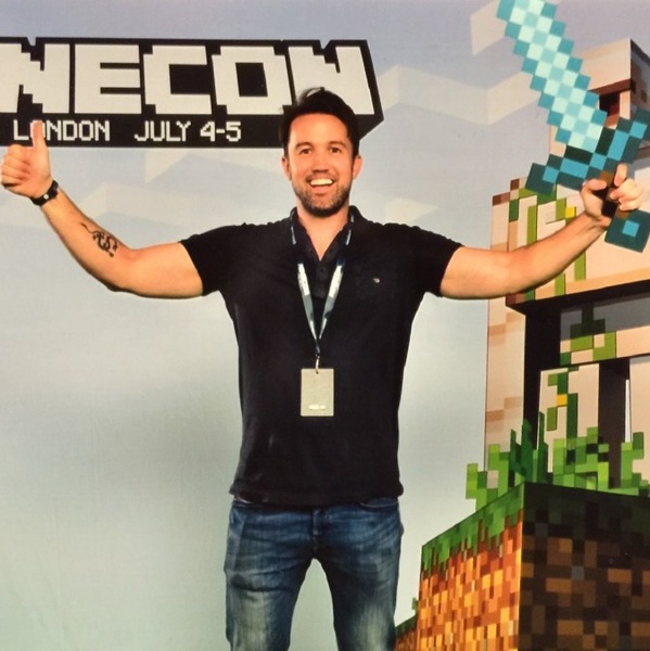 マインクラフト 公式サイトにて映画化及び監督を発表 監督はロブ マケルヘニー氏 週刊アスキー