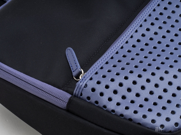 ひらくPCバッグ