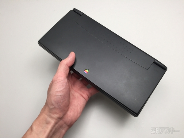 Mac OS Lite搭載 幻の謎パーを発掘？ PowerNote 2400とは