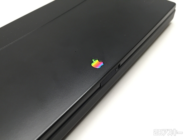 Mac OS Lite搭載 幻の謎パーを発掘？ PowerNote 2400とは