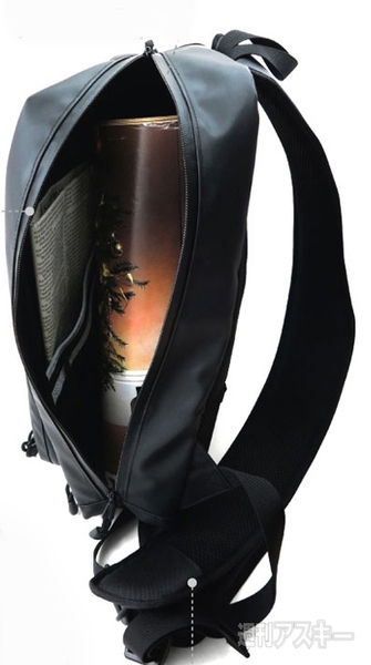 NOMADIC ターポリン2 チェストベルト付きワンショルダー