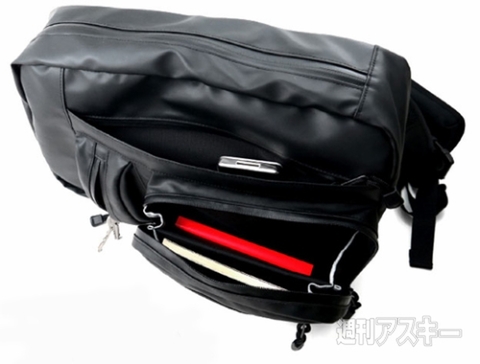 NOMADIC ターポリン2 チェストベルト付きワンショルダー