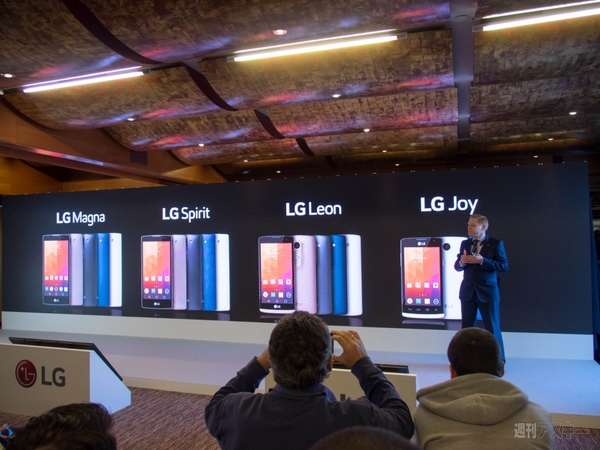LGは格安スマホに最適なミッドレンジモデルを刷新してカーブデザインに!!：MWC 2015