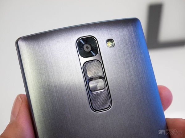 LGは格安スマホに最適なミッドレンジモデルを刷新してカーブデザインに!!：MWC 2015