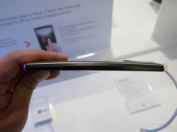 LGは格安スマホに最適なミッドレンジモデルを刷新してカーブデザインに!!：MWC 2015