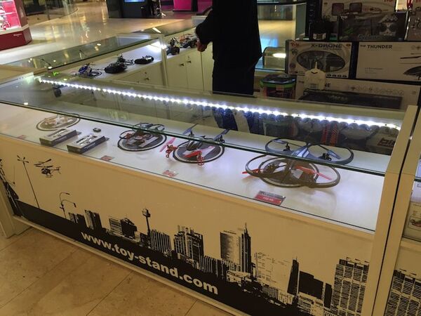 もうすぐ出る？新MacBook Airを夢見ながらドローンを飛ばす｜最新号