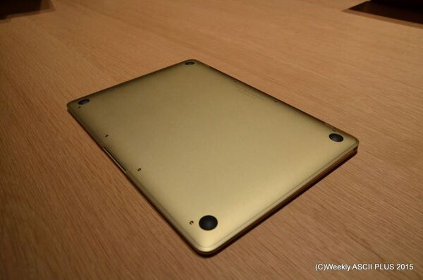 写真で見る12インチ新MacBookは3色展開で極薄となって登場