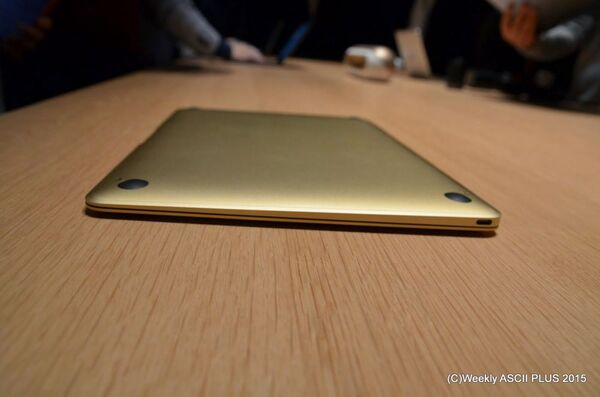 写真で見る12インチ新MacBookは3色展開で極薄となって登場