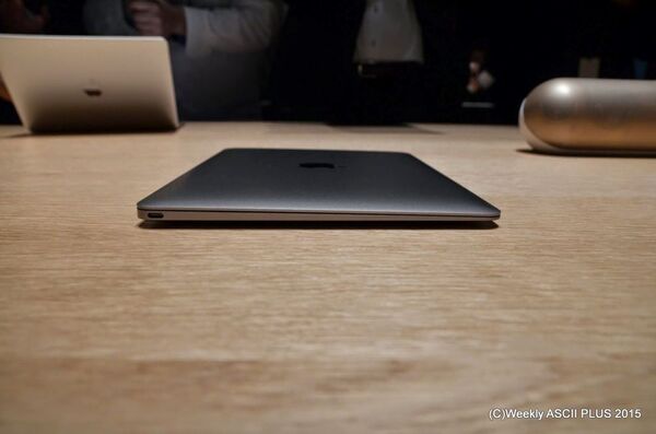 写真で見る12インチ新MacBookは3色展開で極薄となって登場