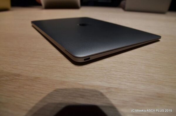 写真で見る12インチ新MacBookは3色展開で極薄となって登場