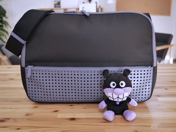 ひらくPCバッグ