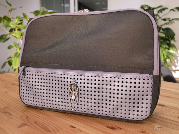 ひらくPCバッグ