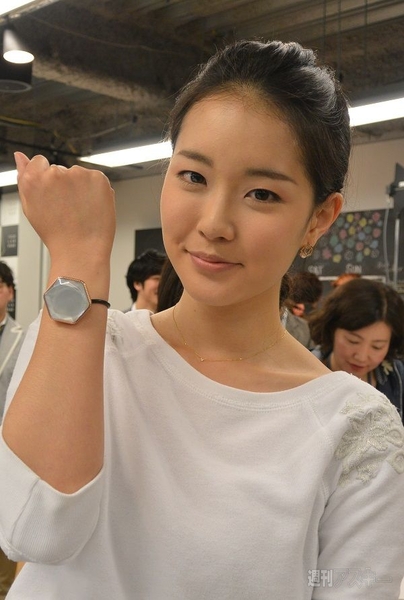 女子大生ウェアラブル