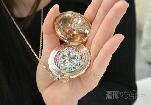 女子大生ウェアラブル