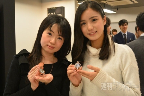 女子大生ウェアラブル