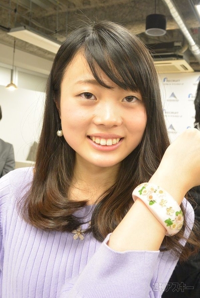女子大生ウェアラブル