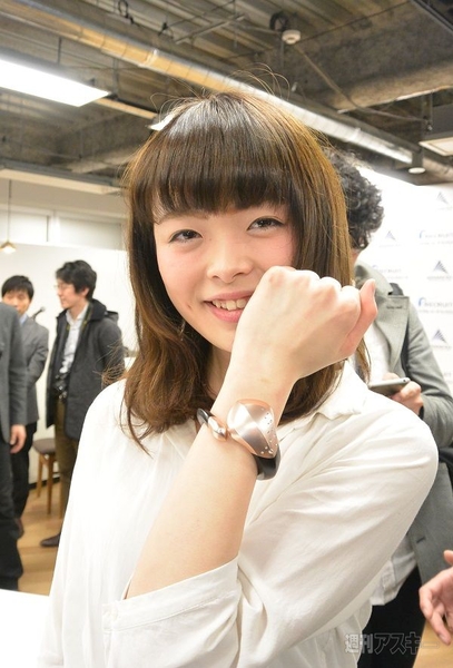 女子大生ウェアラブル