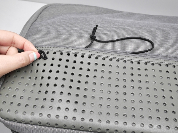 ひらくPCバッグ