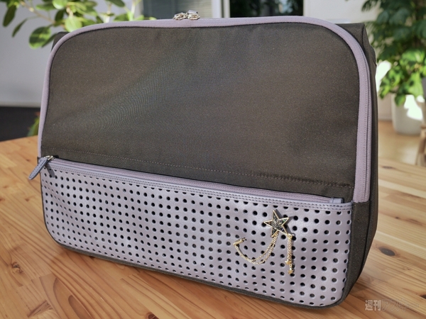 ひらくPCバッグ