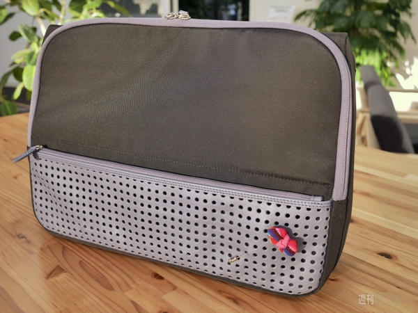 ひらくPCバッグ