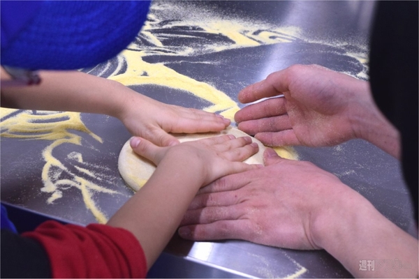 ドミノ・ピザ体験教室