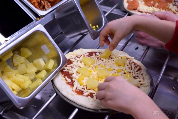 ドミノ・ピザ体験教室