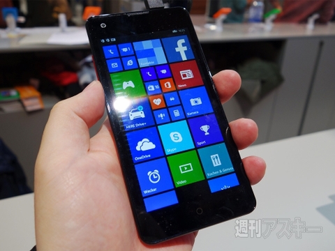 CeBIT 2015に見る最新Windows Phone