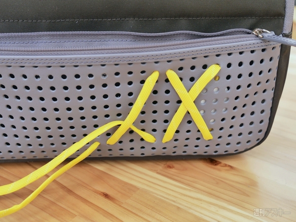 ひらくPCバッグ