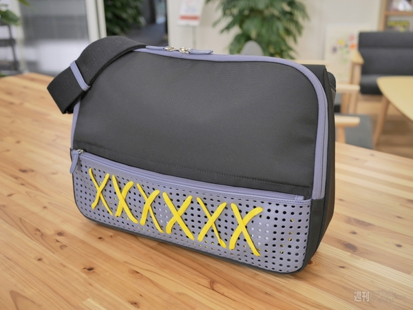 ひらくPCバッグ